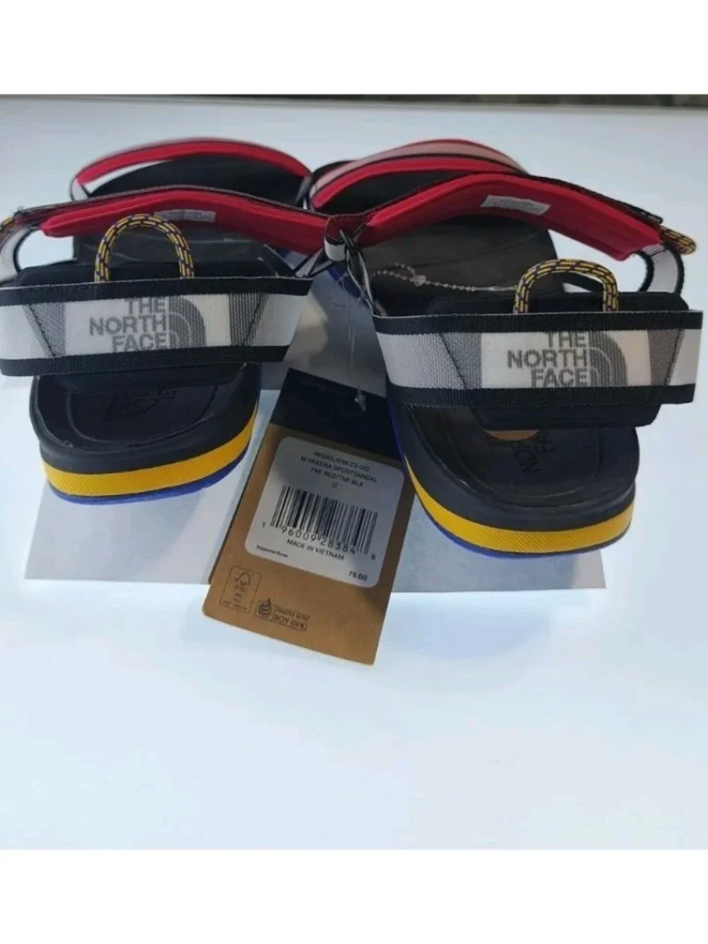 The North Face Skeena Sport Sandal Men's Size 12 TNF Red Black NWT Multicolor